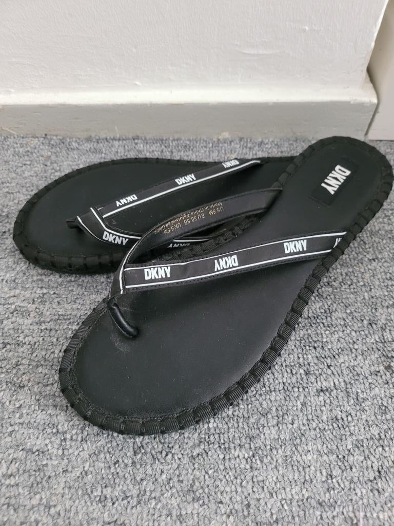 DKNY SLIPPERS nieuw maat 38, Ophalen of Verzenden, Nieuw