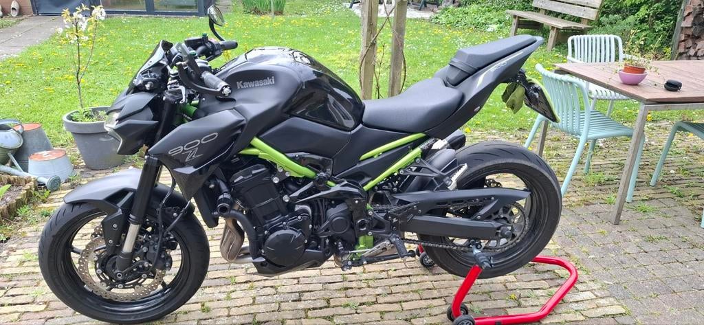 Kawasaki Z900 - Krachtige Naked Bike met Akrapovic uitlaat, Motoren, Sportuitlaat, 4 cilinders, Motorrijbewijs A, Particulier