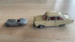 Twee oude modelauto's: een sportwagen en een sedan, Ophalen of Verzenden, Gebruikt, Auto