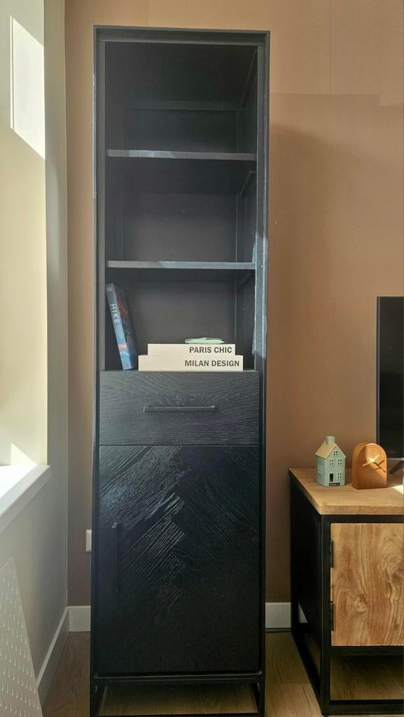 Pronto Wonen boekenkast, Ophalen, Met deur(en), Zo goed als nieuw, Moderne industriële