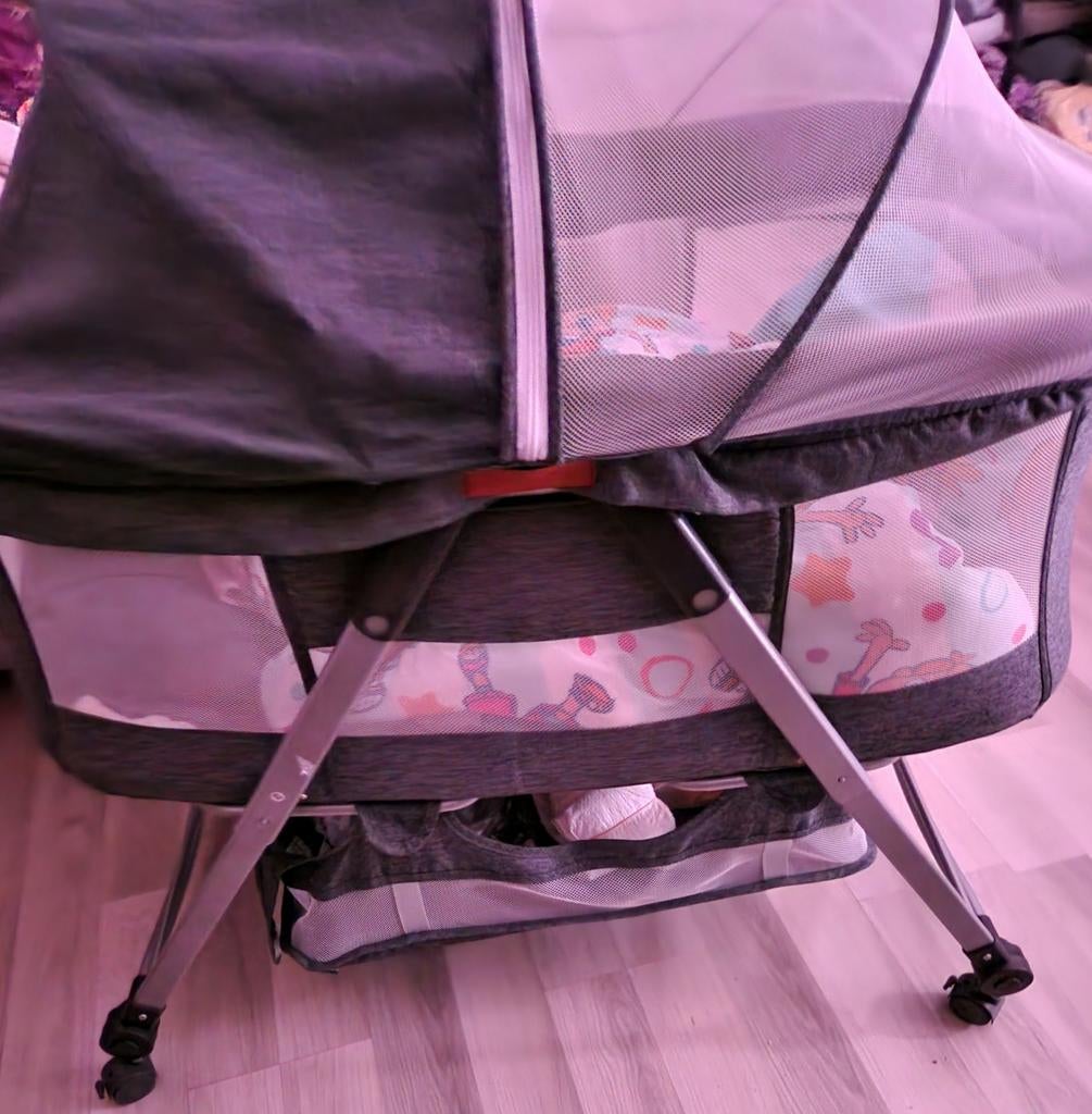 Baby bed, Ophalen of Verzenden