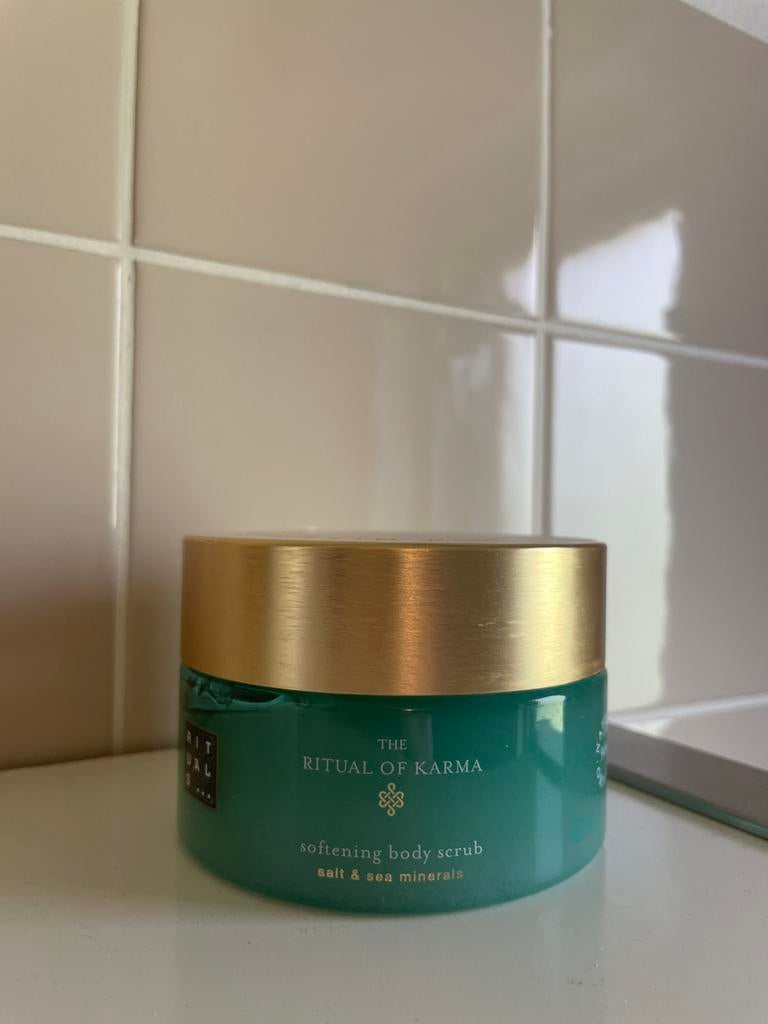 Rituals of karma body scrub, Sieraden, Tassen en Uiterlijk, Uiterlijk | Lichaamsverzorging, Ophalen of Verzenden, Nieuw, Bad & Douche