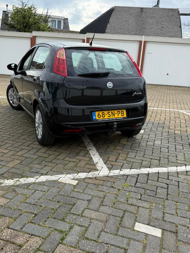 Fiat Punto 1.4 5DR 2006 Zwart, Auto's, Voorwielaandrijving, 40 €/maand, 4 cilinders, 400 kg