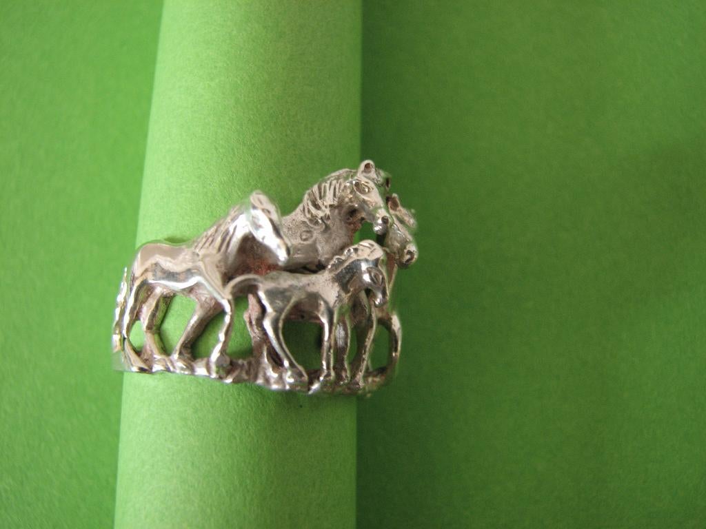 Mooie Sierlijke Zilveren Ring met Paarden, Sieraden, Tassen en Uiterlijk, Antieke sieraden, Verzenden, Zilver, Ring