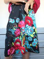 KING LOUIE Geweldig Mooie Zwarte Rok met Bloemen S 36, Overige kleuren, Ophalen of Verzenden, Zo goed als nieuw, Knielengte
