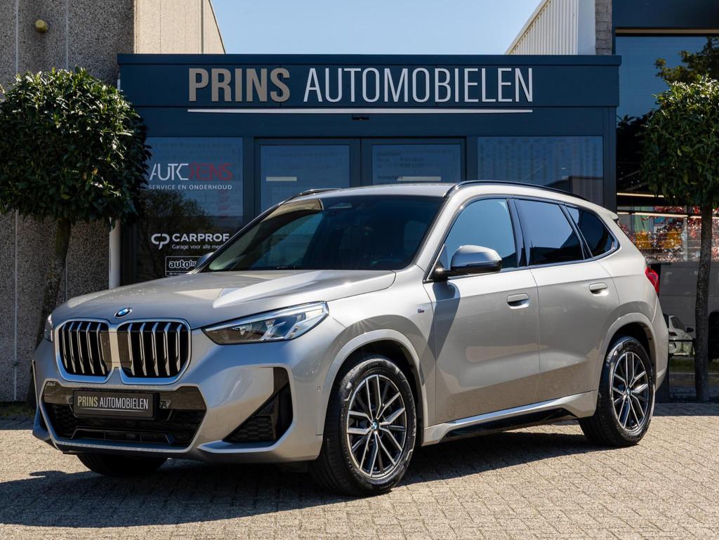 BMW X1 sDrive20i M-Sport|Sfeer|Trekhaak|1e eig|Nieuwstaat, 1525 kg, Origineel Nederlands, Bedrijf, 3 cilinders