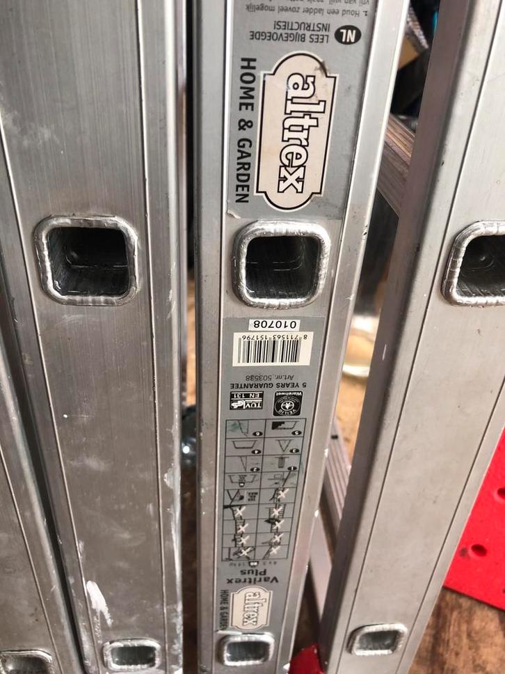 Altrex uitklapbare ladder - Varitrex Plus, Doe-het-zelf en Verbouw, Ladders en Trappen, Gebruikt, Ladder, 2 tot 4 meter, Opvouwbaar of Inschuifbaar