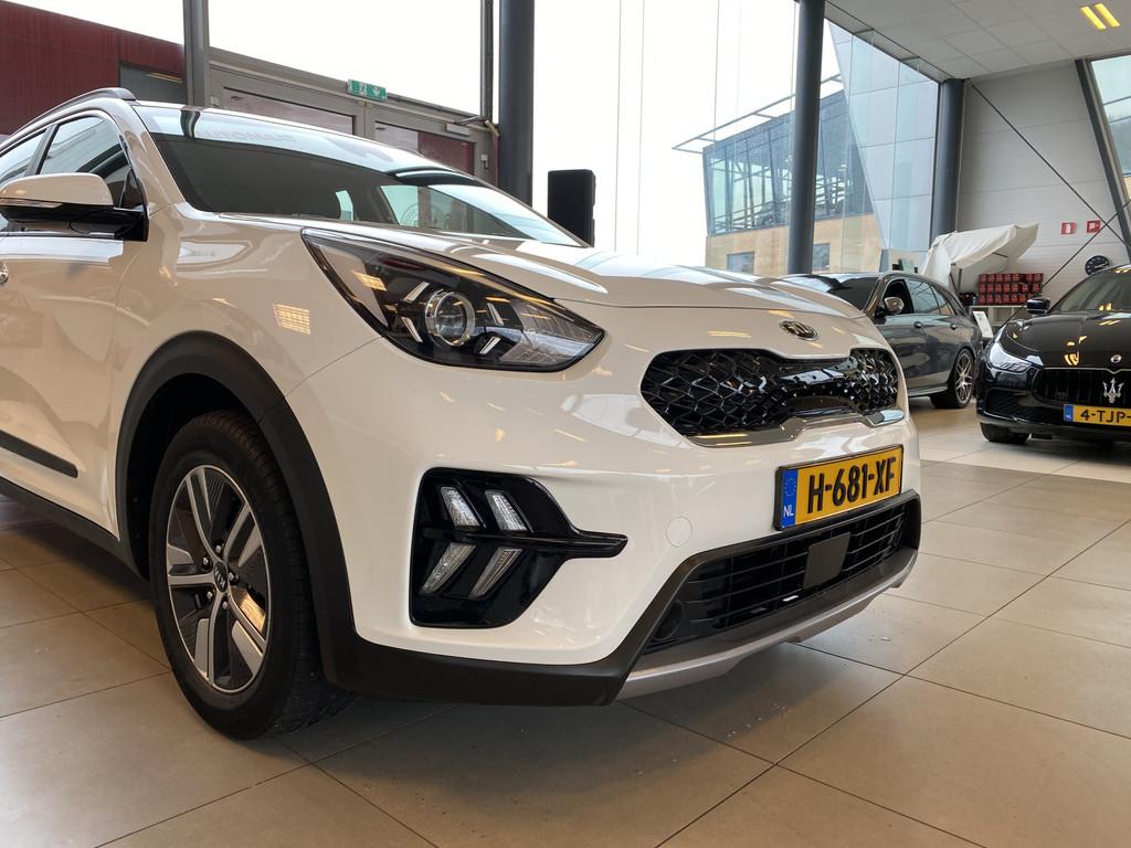 Kia Niro 1.6 GDi Hybrid DynamicLine Automaat,Navigatie,Achte, 12 maanden, Gebruikt, Leder en Stof, Wit