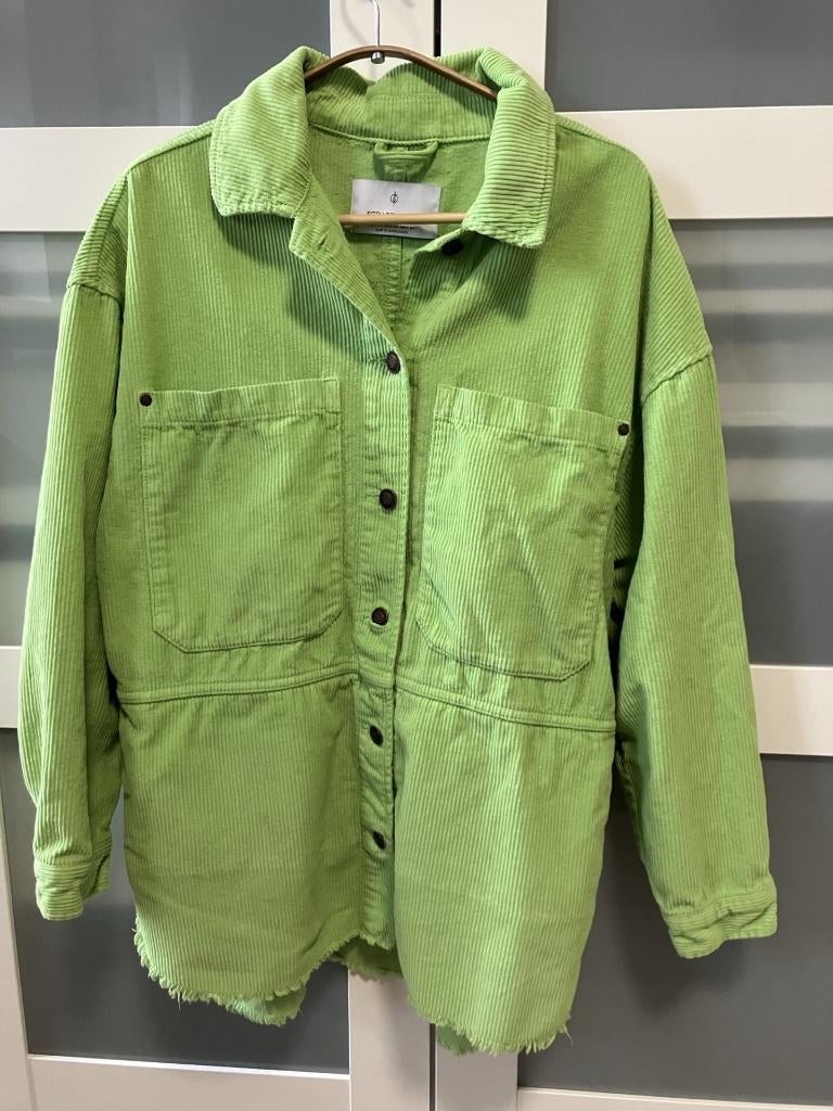 Oversized corduroy blouse Stradivarius maat XS, Kleding | Dames, Blouses en Tunieken, Ophalen of Verzenden, Zo goed als nieuw