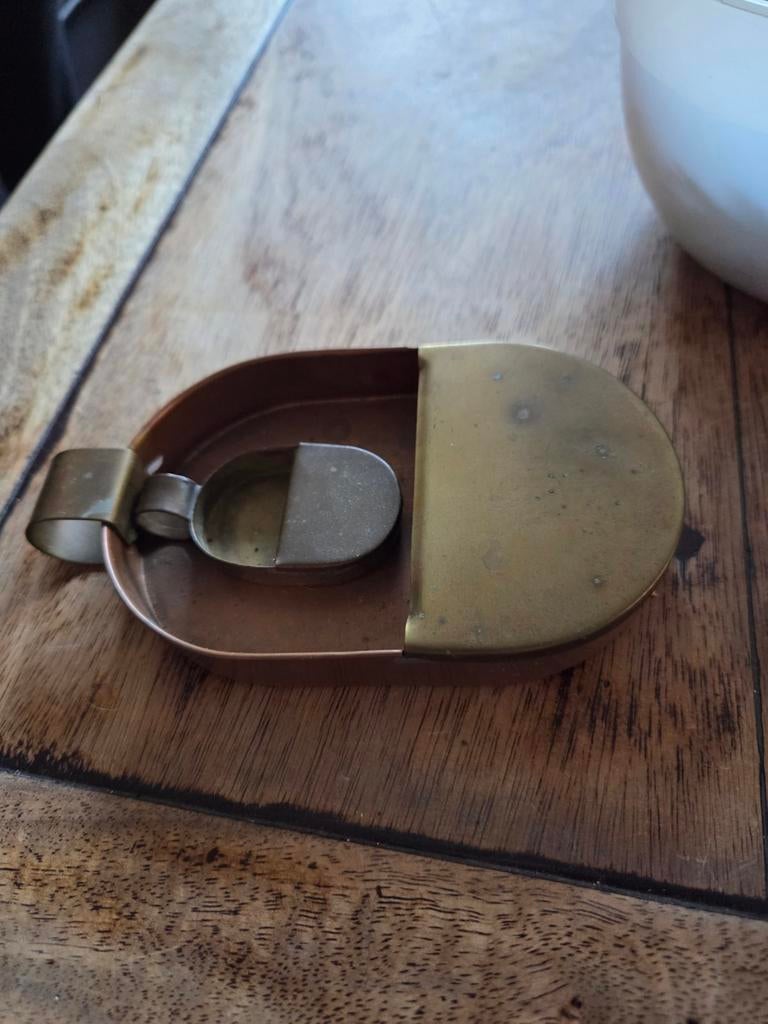 Koperen en bronzen geldbakje, Ophalen of Verzenden
