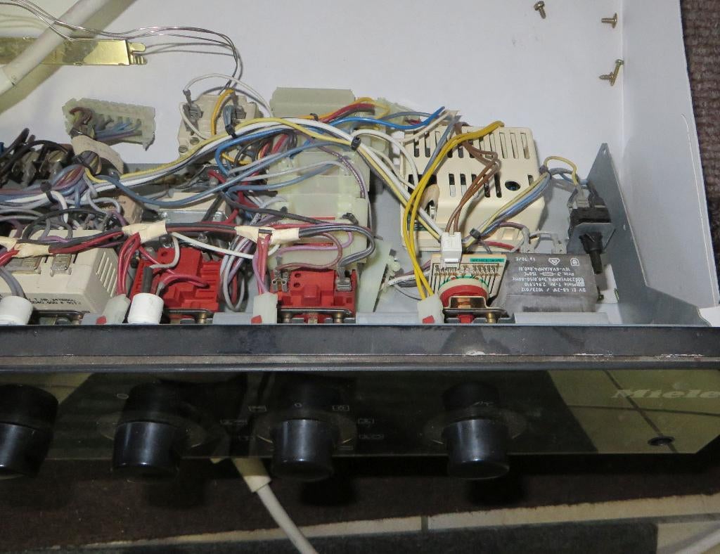 Doos met onderdelen van Miele kookplaten, Witgoed en Apparatuur, Onderdelen en Toebehoren, Ophalen, Gebruikt