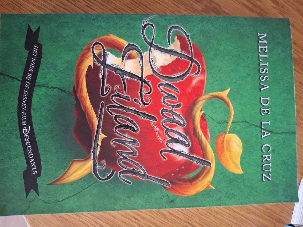 Dwaaleiland - Disney Descendants Boek, Ophalen of Verzenden, Zo goed als nieuw, Melissa de la Cruz, Fictie