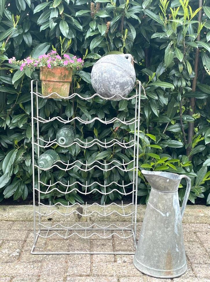 Brocante oud zinken flessenrek voor 35 flessen, Antiek en Kunst, Curiosa en Brocante, Ophalen of Verzenden