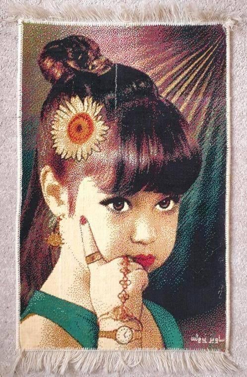 Vintage Oosterse wandkleed van lief meisje, Gebruikt, 50 tot 100 cm, Portrait, Rechthoekig