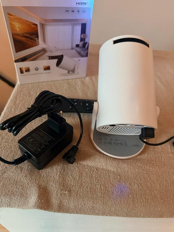 HY300Pro+ Android Projector - HD Beamer met Smart Functies, Audio, Tv en Foto, Beamers, Zo goed als nieuw, LED, HD (720), Ophalen of Verzenden