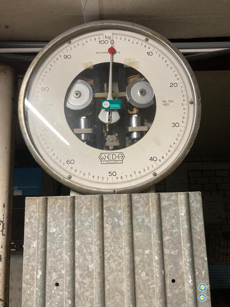 2 stuks  vintage v Berkel klok weegschalen, Ophalen, Analoog, Overige typen, 500 gram of grover