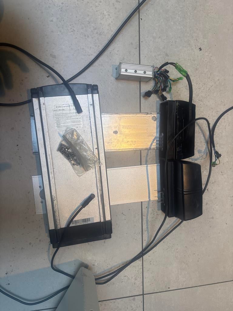 Stella E-bike onderdelen: Accu, controller, lader, kabels, Fietsen en Brommers, Fietsaccessoires | Fietsaccu's, Ophalen of Verzenden