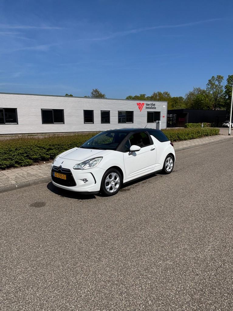 Citroen DS3 1.4 Chic AIRCO, Voorwielaandrijving, Euro 5, Stof, Zwart