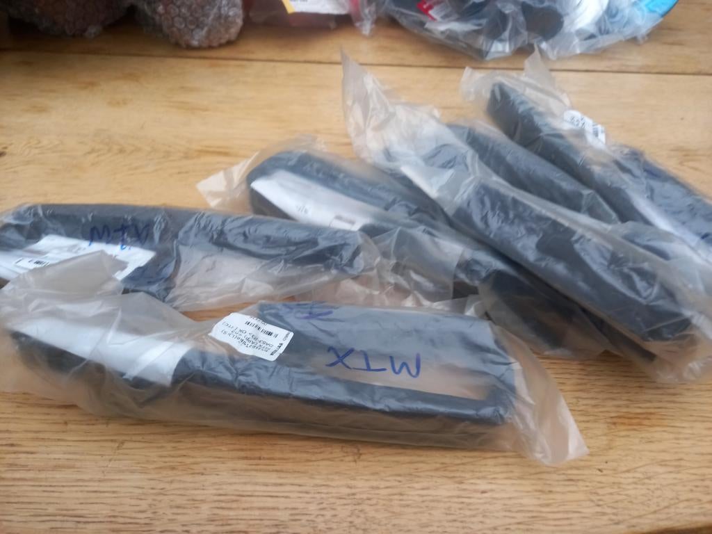 Kettingrubber achterbrug Honda MTX 125/200 (prijs per stuk), Ophalen of Verzenden, Nieuw
