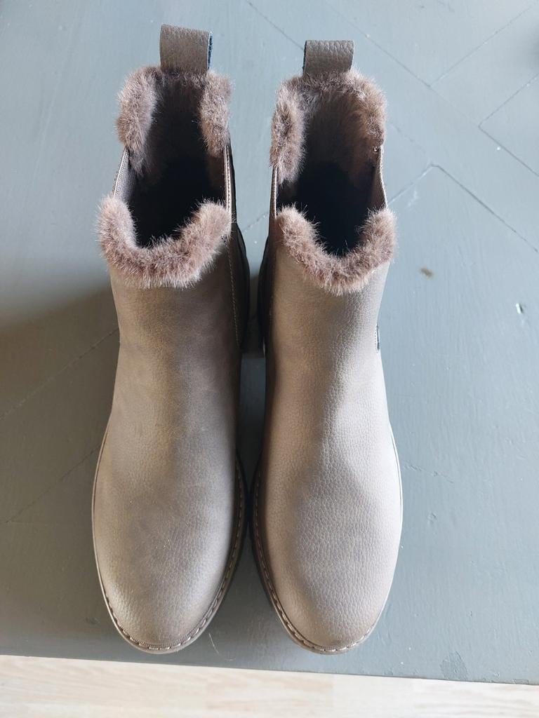 Korte laarzen nieuw!! maat 42, Kleding | Dames, Schoenen, Ophalen of Verzenden