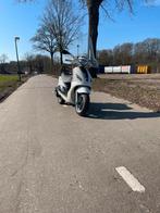 Mooie Piaggio new fly 50cc 4t snor, Fietsen en Brommers, Scooters | Piaggio, Ophalen, Gebruikt, 49 cc, Fly