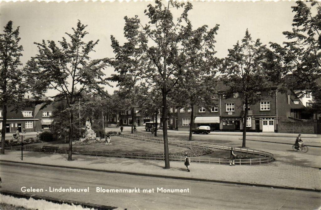 Geleen - Lindenheuvel - Bloemenmarkt met Monument - 1959 gel, Verzamelen, Ansichtkaarten | Nederland, Verzenden, 1940 tot 1960