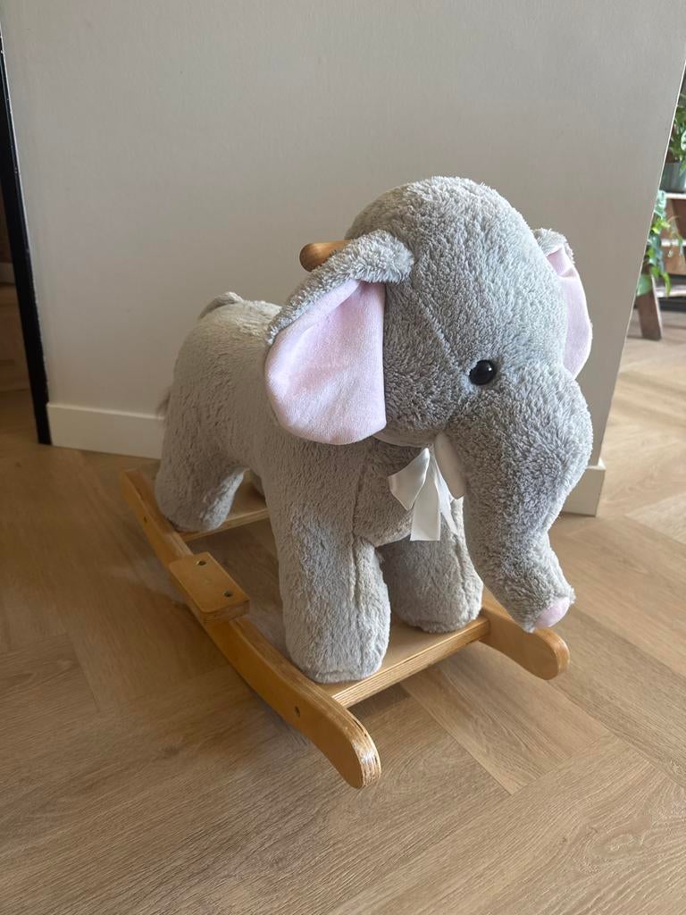 Schattige Hobbelolifant, Ophalen of Verzenden, Zo goed als nieuw, Jongen of Meisje