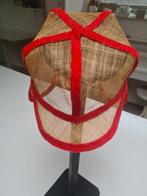 Unieke handgemaakte pet van jute met rode accenten, Kleding | Dames, Hoeden en Petten, Ophalen, One size fits all, Handgemaakt