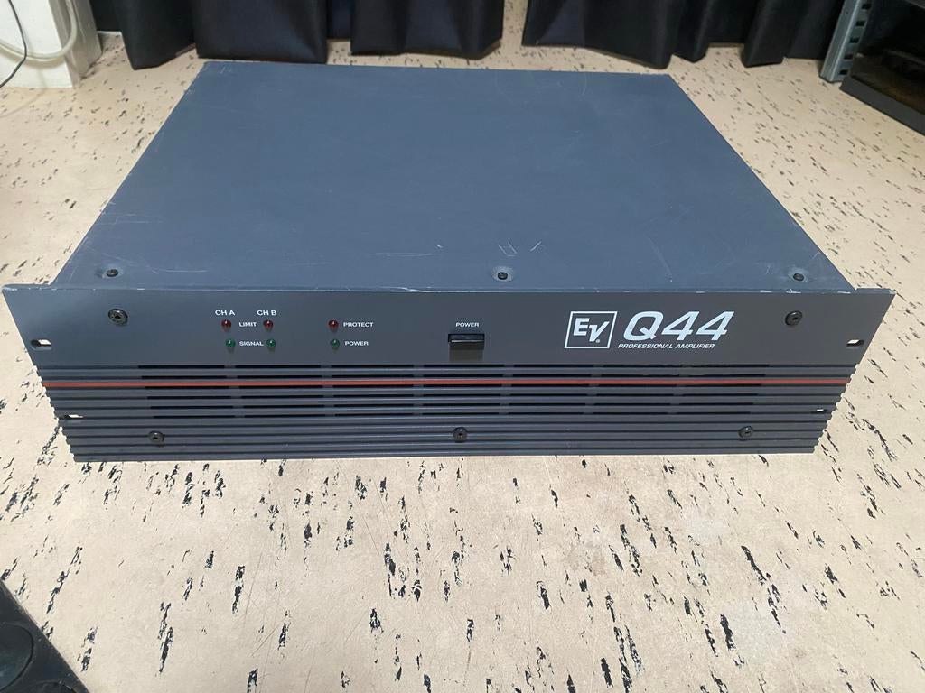 Electro Voice Q44 PA-versterker, Ophalen, Gebruikt, 500 tot 1000 watt, P.A.