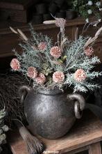 Kruik met ringen, compleet met asparagus, dahlia en takjes, Www.jufbrocante.nl, Www.jufbrocante.nl, Nieuw, Ophalen of Verzenden