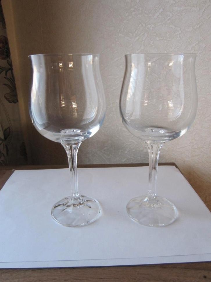 Twee Bohemia crystal model Diana rode wijnglazen, Antiek en Kunst, Antiek | Glas en Kristal, Verzenden