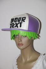 Foamhoed / Pruik met Pet €34,50, Carnaval, Nieuw, Overige maten, Ophalen of Verzenden