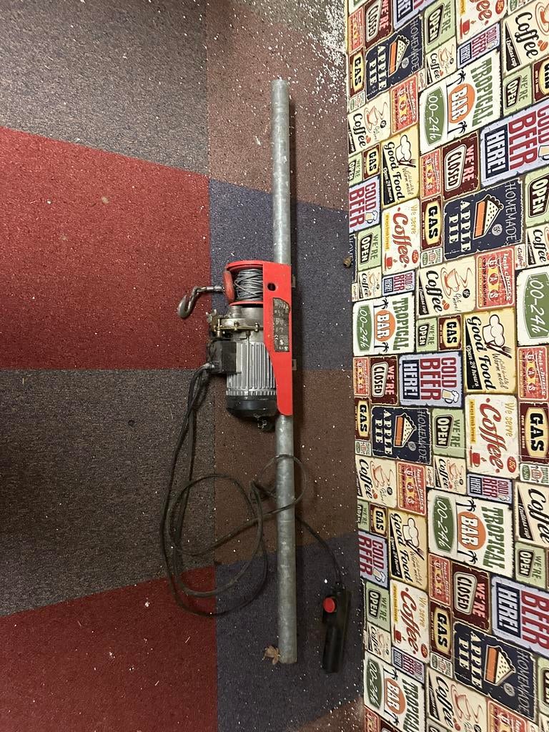 Lier 220 volt, Ophalen, Zo goed als nieuw