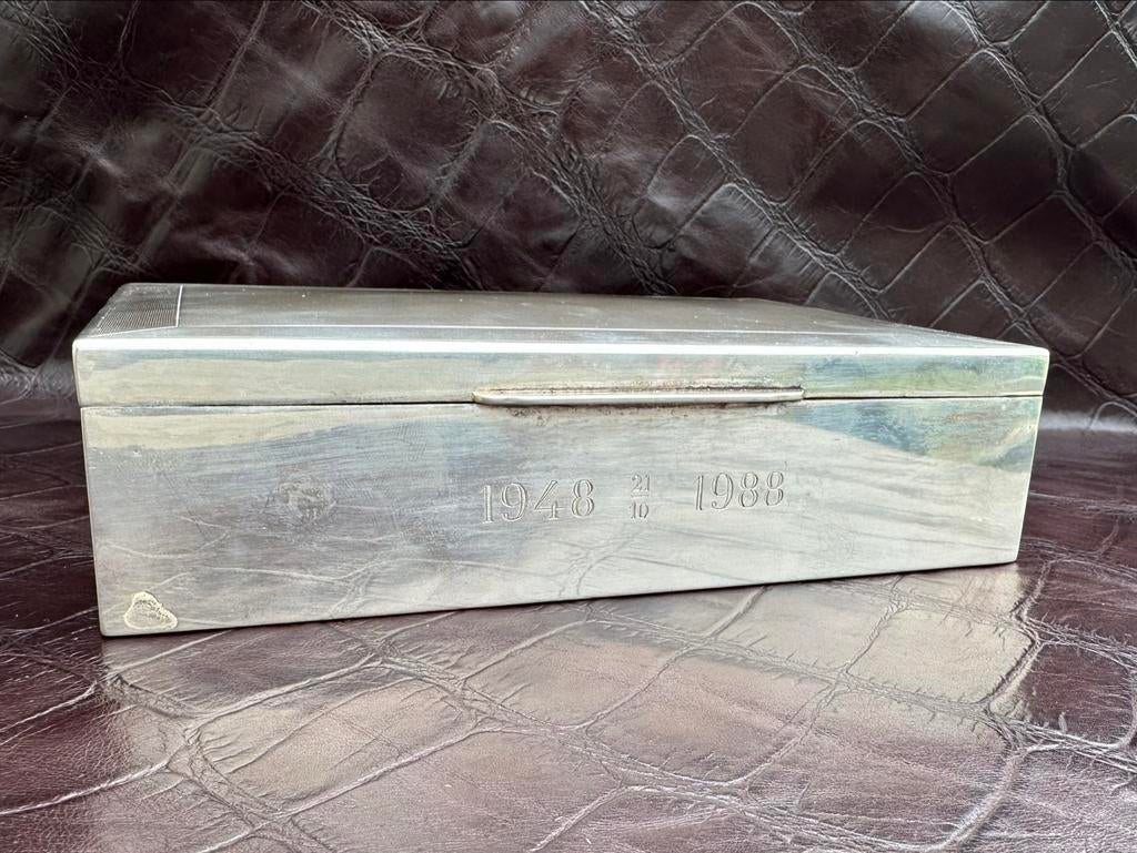 Zilveren sigaretten doos, Antiek en Kunst, Ophalen of Verzenden, Zilver