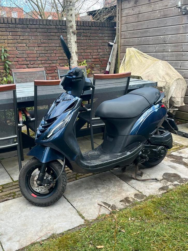 Piaggio Zip 4T iGet (2018) – 7000 km – recent grote beurt, Fietsen en Brommers, Scooters | Piaggio, Gebruikt, Zip, Maximaal 45 km/u
