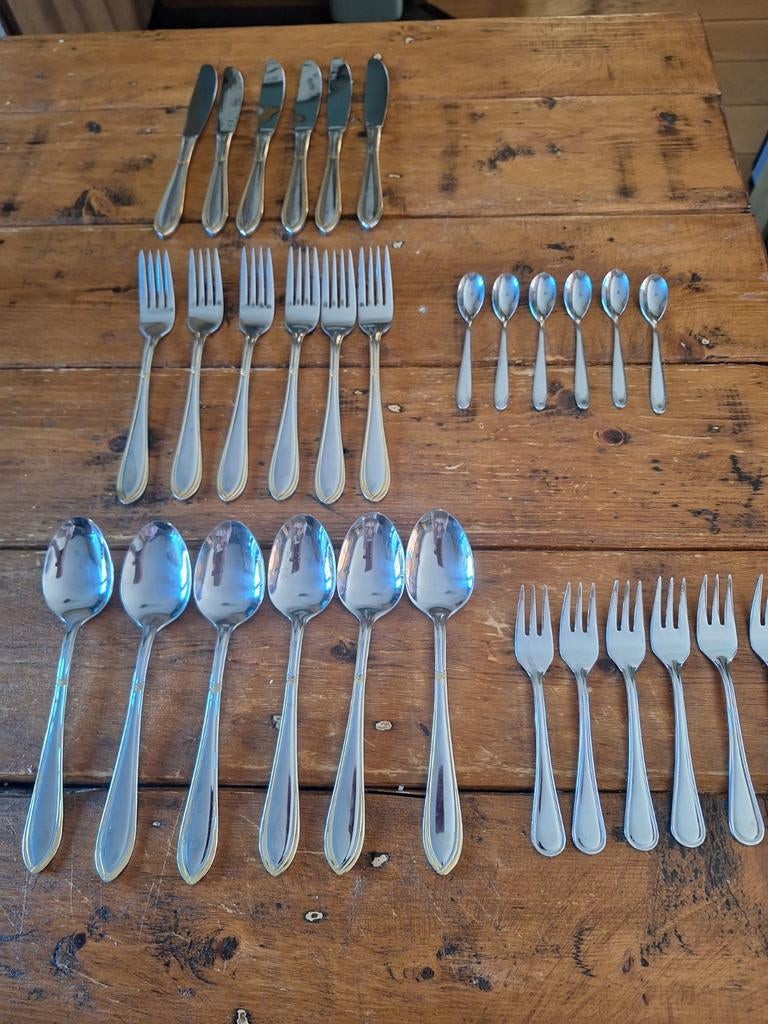 Uitgebreide bestekset - 6 delig edelstaal,18/10, Ophalen of Verzenden, Zo goed als nieuw, Rvs of Chroom