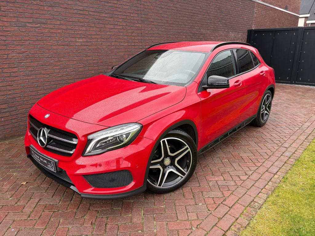 Mercedes-Benz GLA-klasse 200 AMG Automaat Camera Navi, Auto's, Gebruikt, Zwart, Bedrijf, 1335 kg