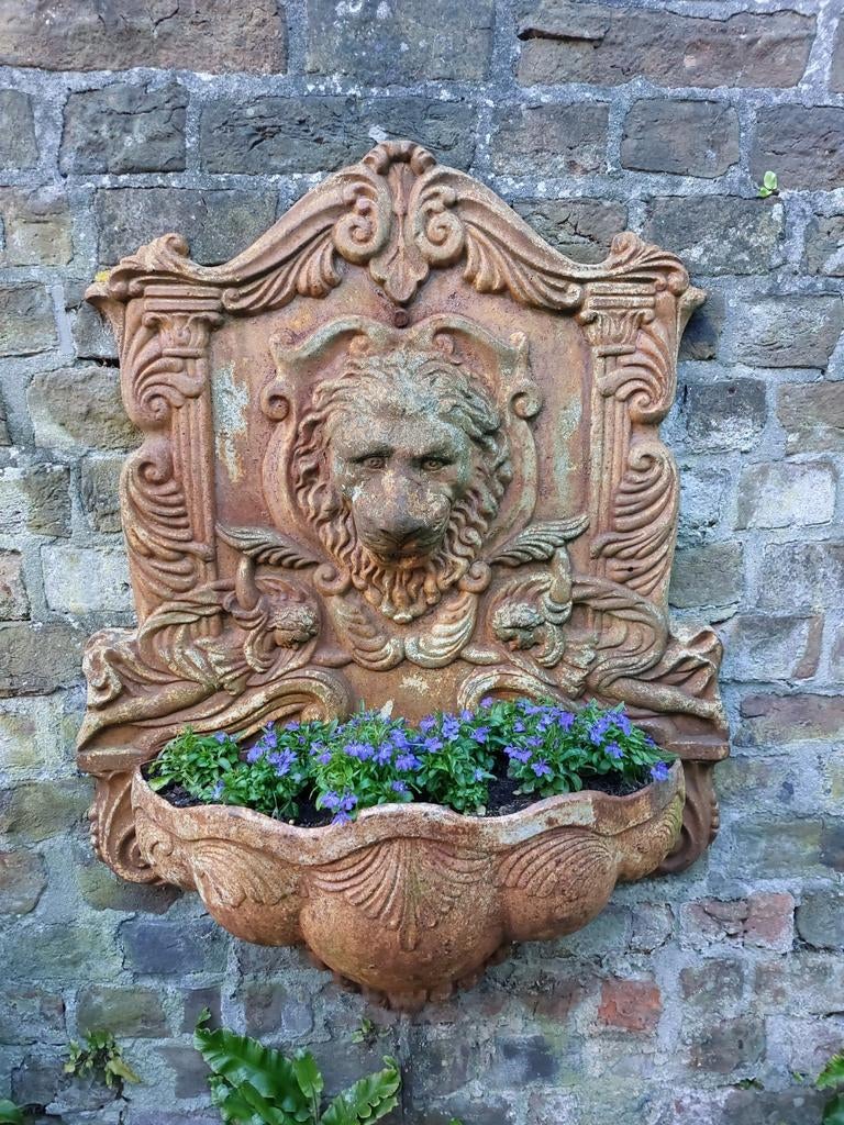 Gietijzeren muurornament leeuw, bloembak/waterspuwer, Tuin en Terras, Ophalen, Gebruikt, Metaal, Overige typen
