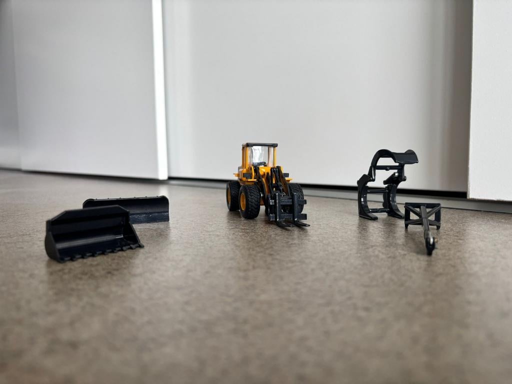 Volvo L180C Wiellader Model met Accessoires, 1:32 tot 1:50, Overige typen, Ophalen of Verzenden, Zo goed als nieuw