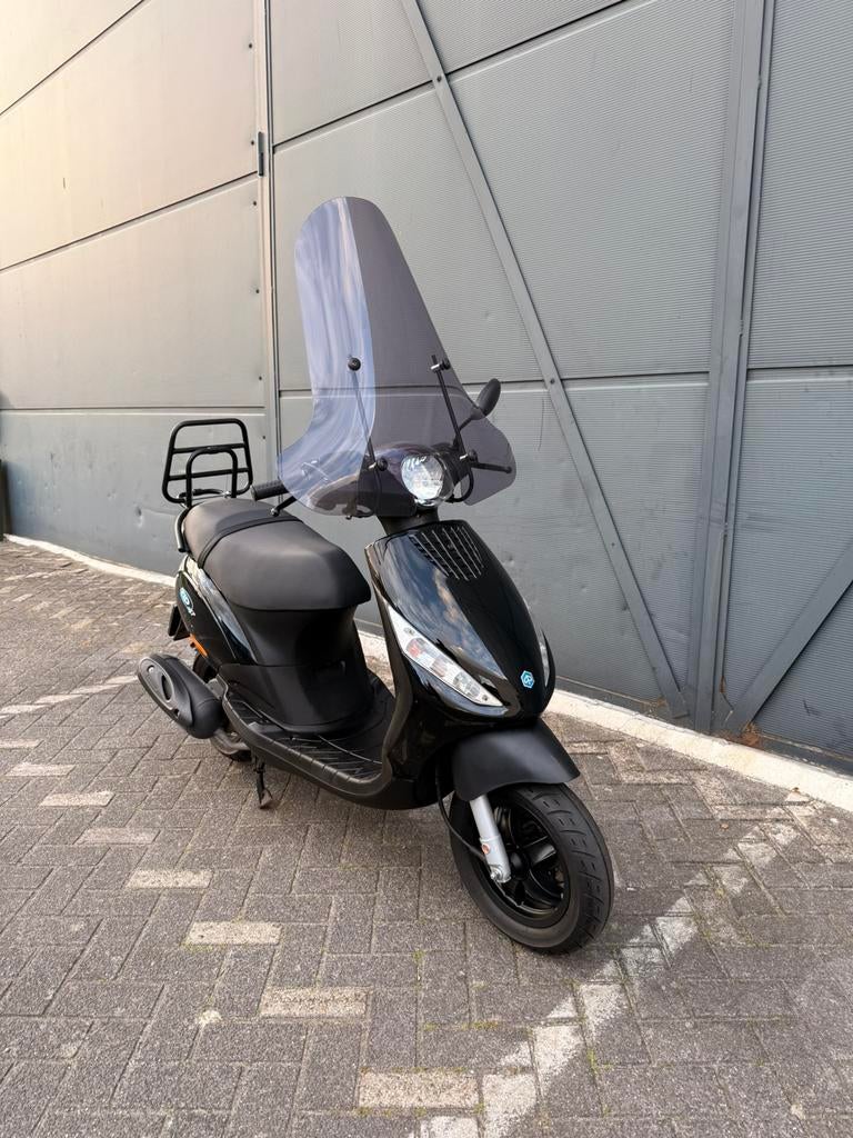 Piaggio Zip RST 2005 4-takt, Fietsen en Brommers, Ophalen, Zo goed als nieuw, Benzine, Zip