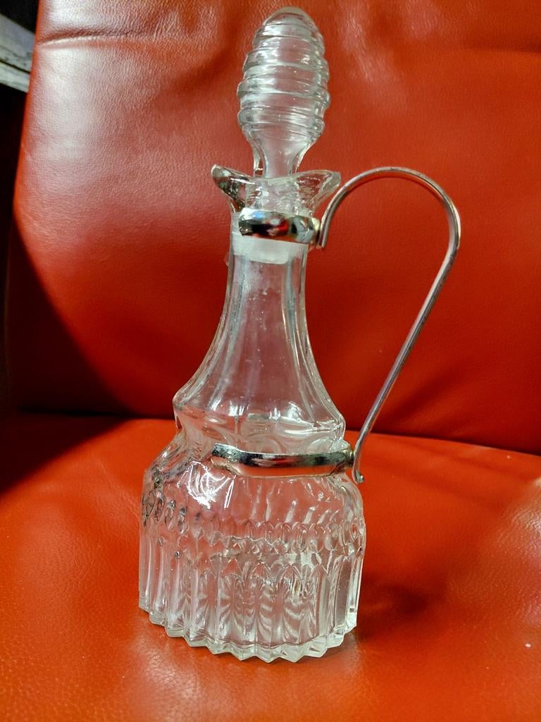 Kleine karaf met zilver kleurig handvat, Antiek en Kunst, Antiek | Glas en Kristal, Ophalen of Verzenden