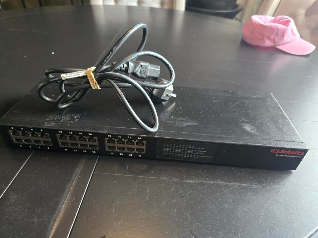 Robotics 24-Port 10/100Mbps Switch, Ophalen of Verzenden