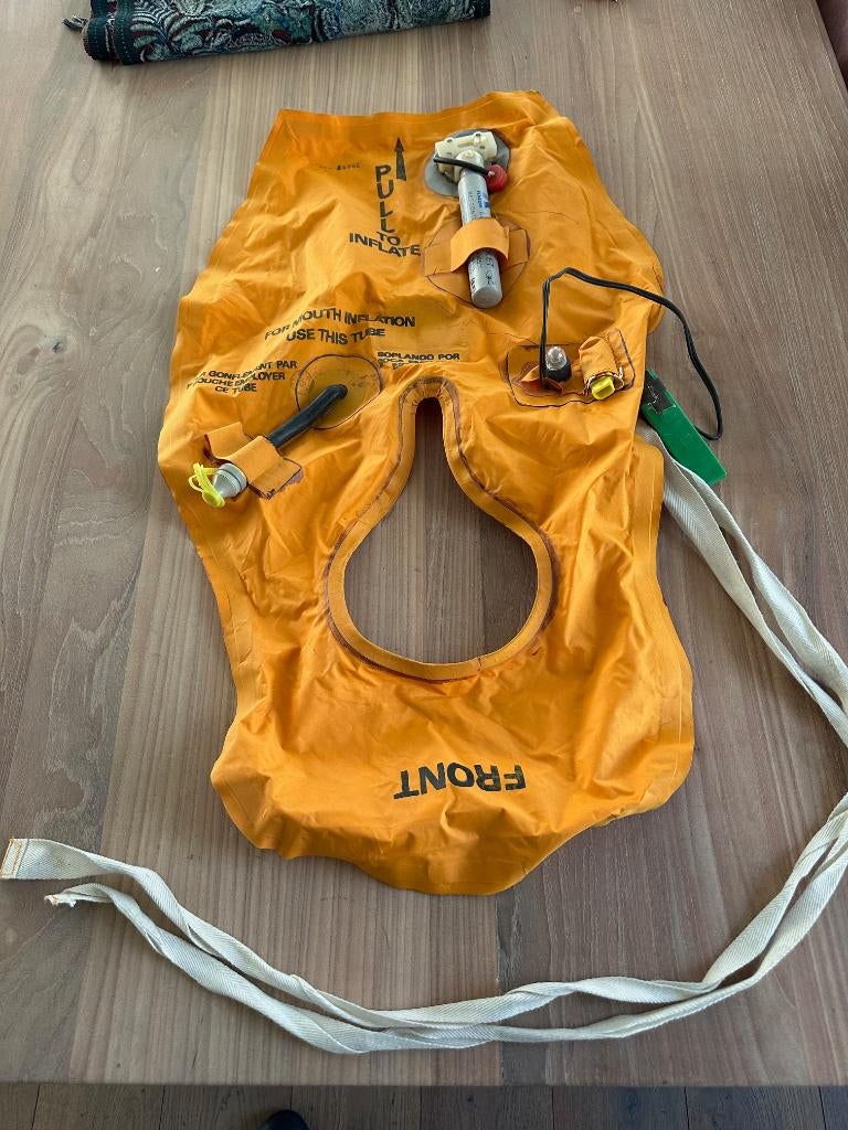 Survival vest used on the KLu F-27 Friendship 334 Sq, Verzamelen, Ophalen of Verzenden, Gebruikt, Overige typen