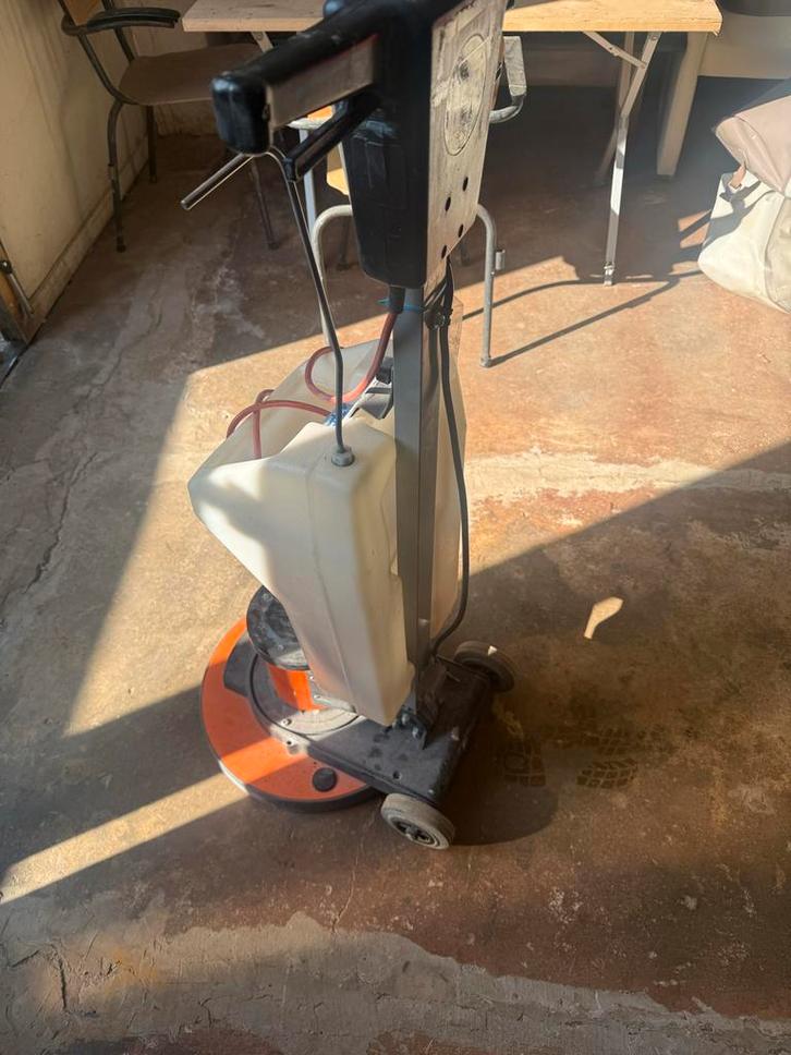 Professionele Schrobmachine - Numatics, Doe-het-zelf en Verbouw, Reinigingsmachines, Gebruikt, Schrobmachine, Ophalen of Verzenden