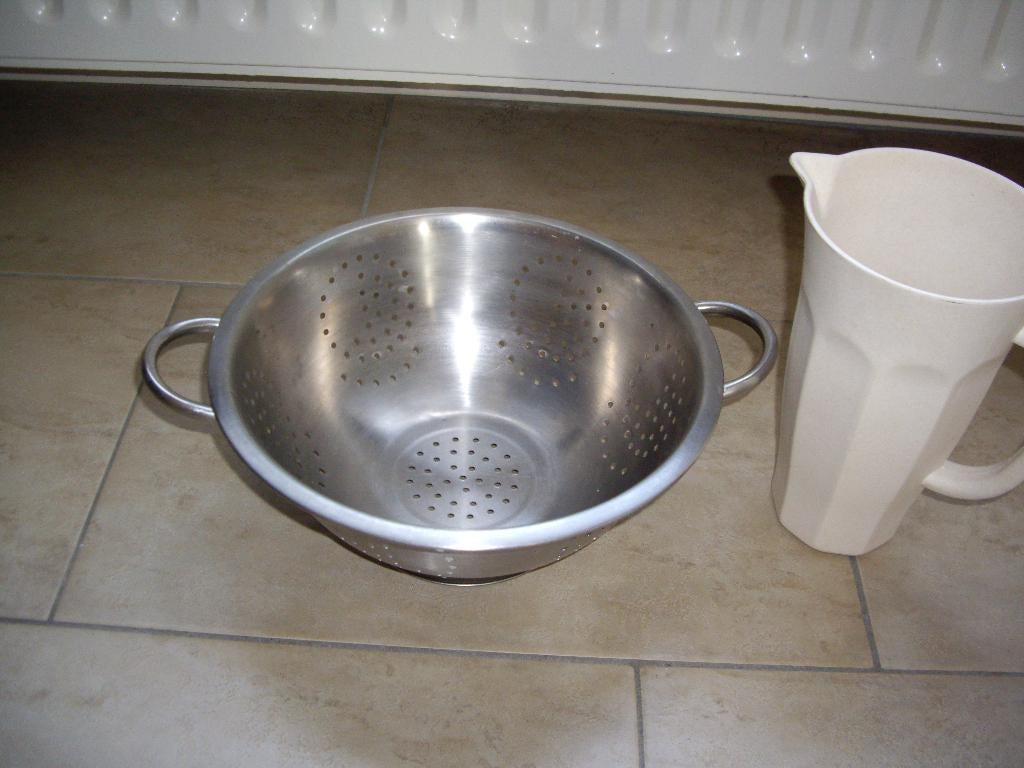 vergiet + nieuwe kan voor €1,50, Ophalen of Verzenden, Zo goed als nieuw