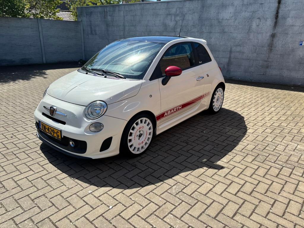 Abarth 500 1.4Tjet 2009, Auto's, Fiat, Particulier, Benzine, D, Hatchback, Handgeschakeld, Geïmporteerd, Wit, Voorwielaandrijving