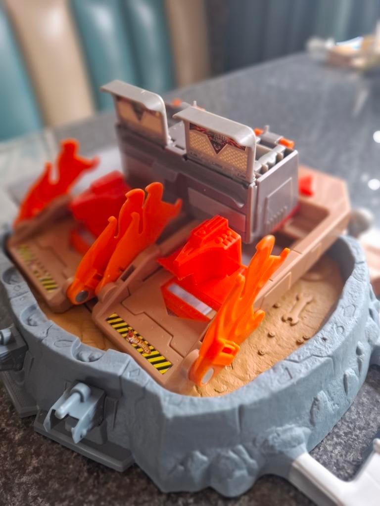 Hot Wheels spinning arena, Kinderen en Baby's, Speelgoed | Racebanen, Ophalen of Verzenden, Zo goed als nieuw, Handmatig, Hot Wheels