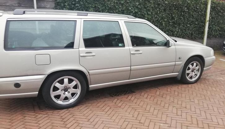 Volvo V70  AUT LPG APK NOV 2026. **ZIE TEKST**, Auto's, Volvo, Particulier, V70, ABS, Airbags, Airconditioning, Boordcomputer