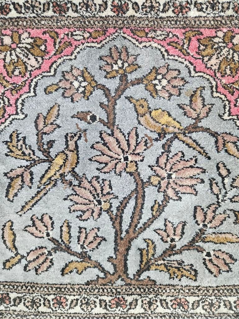 Handmade oriental silk Kashmir carpet floral Birds 47x52cm, 50 tot 100 cm, Ophalen of Verzenden, Zo goed als nieuw, Onbekend