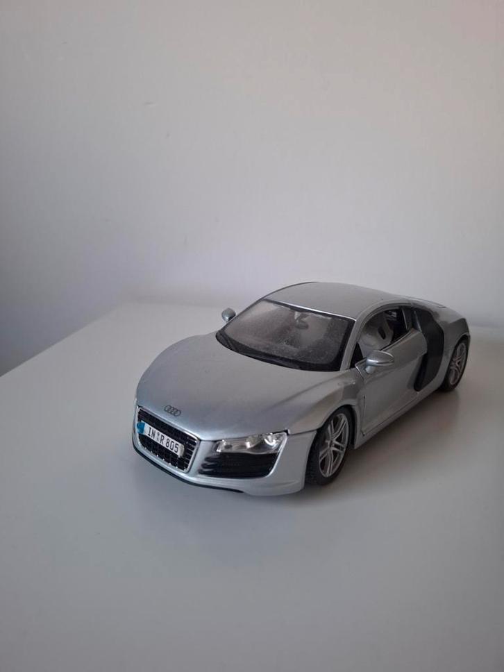 Grijze Audi R8 modelauto - Zo goed als nieuw, Hobby en Vrije tijd, Modelauto's | 1:18, Zo goed als nieuw, Auto, Overige merken